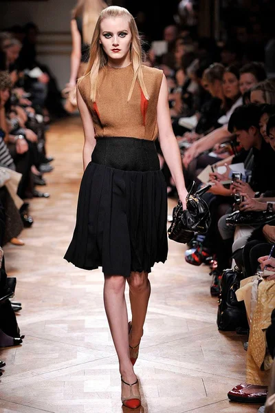 Look 5